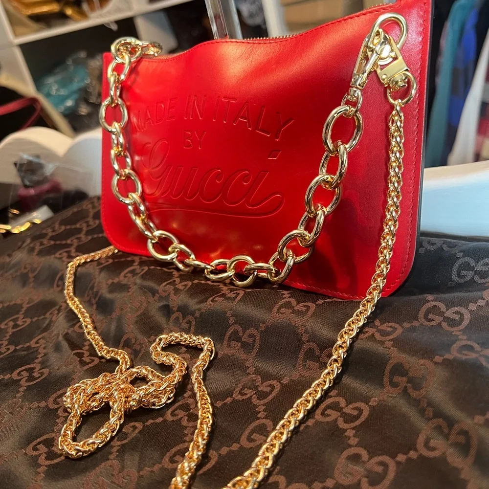 Gucci Red and Gold Crossbody Bag with Chain Strap - Picture 4 of 8